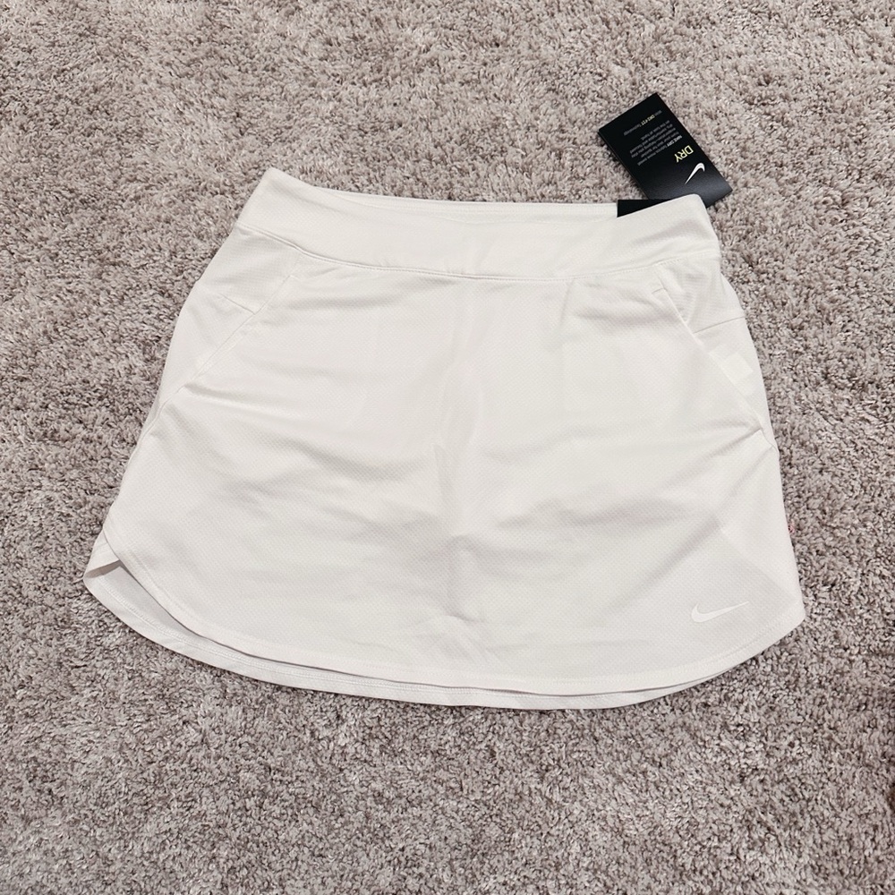 Nike Girl’s Skorts AJ5287-100 /Msize /New Item With Tag